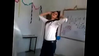 Indian college girl performs a sexy dance.